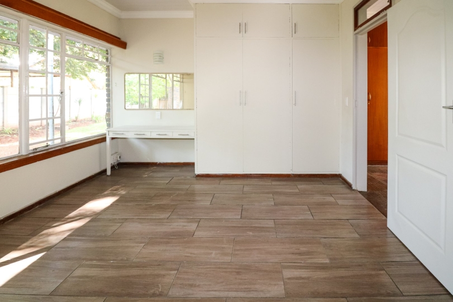 To Let 4 Bedroom Property for Rent in Flamwood North West